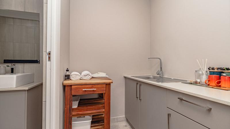 6 Bedroom Property for Sale in Outeniqua Strand Western Cape